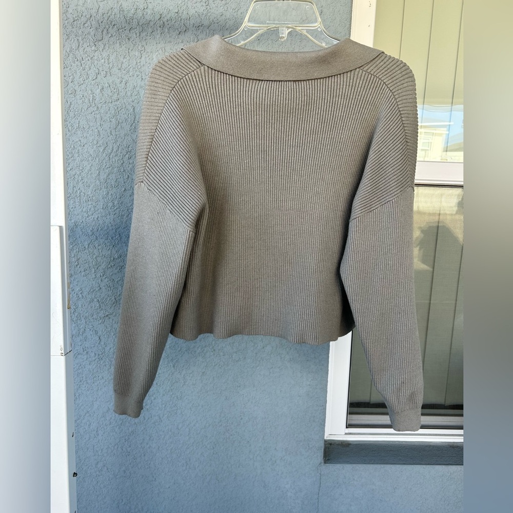 Altar’d State Cropped Ribbed Front Pocket Top Size Small Collared Relaxed Fit - Picture 2 of 4